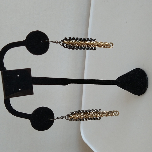 Pierced dangle chain earrings in brushed silver and gold - Picture 2 of 3